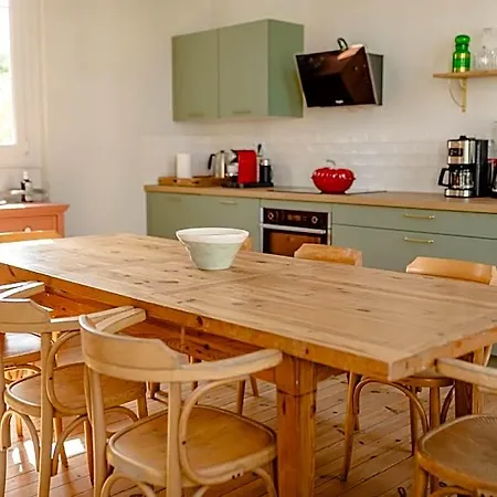 Отель Maison Augustine - 12 Personnes - Centre Онфлёр
